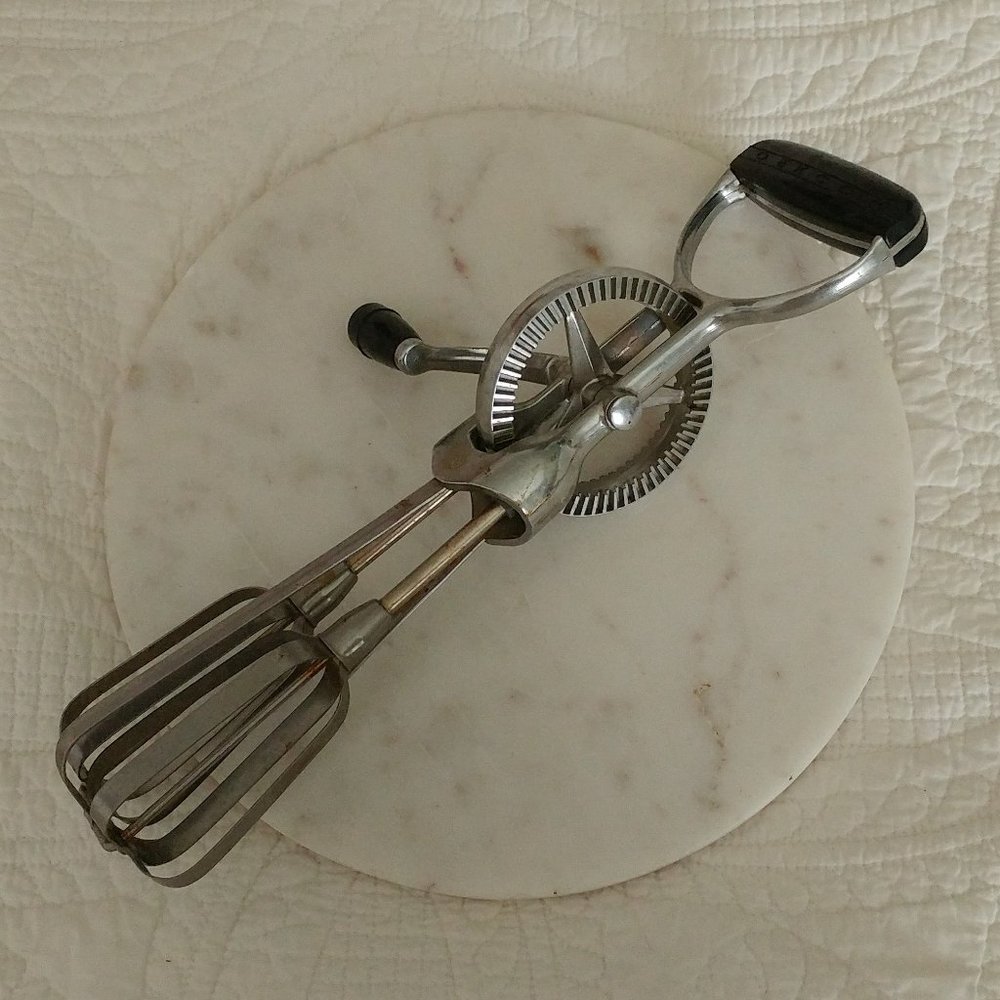 Vintage Ecko  Hand Held Heavy Duty  Hand Crank Egg Beater Mixer